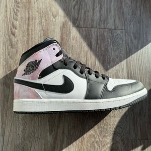 Jordan 1 Mid